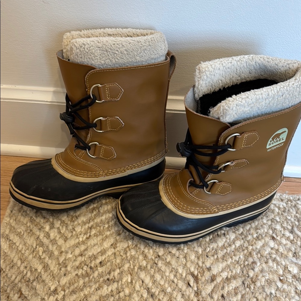 Sorel Brown and Black Winter Boots kids size 4